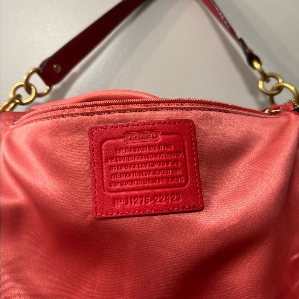 Vintage Coach Poppy Avery Vibrant Red Shoulder Bag with Gold Accents EUC - Picture 8 of 10